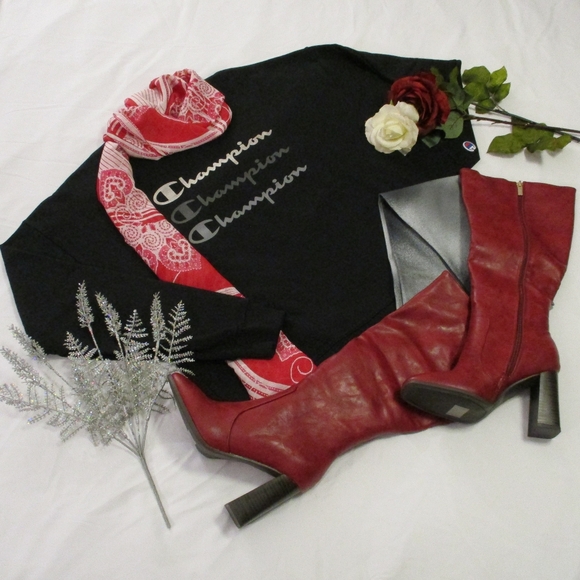 BLACK SWEATSHIRT – TRIPLE NAME BRAND SPARKLE LOGO – M – NWT - Picture 10 of 12